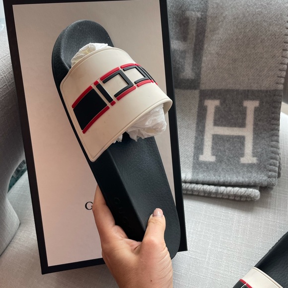 AUTHENTIC men’s Gucci slides 😍 11 - Picture 11 of 12